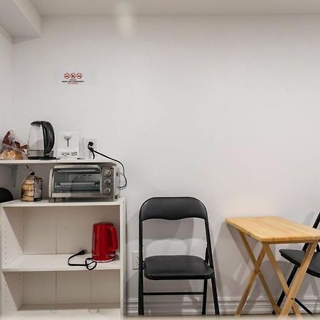Simple & Tidy Private Rooms Торонто Екстер'єр фото