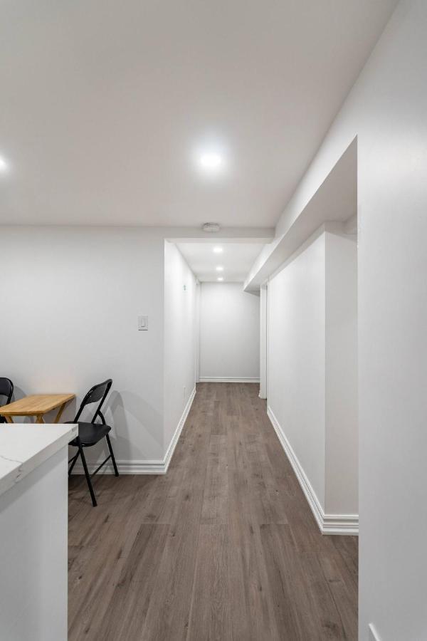 Simple & Tidy Private Rooms Торонто Екстер'єр фото