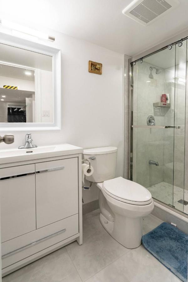 Simple & Tidy Private Rooms Торонто Екстер'єр фото