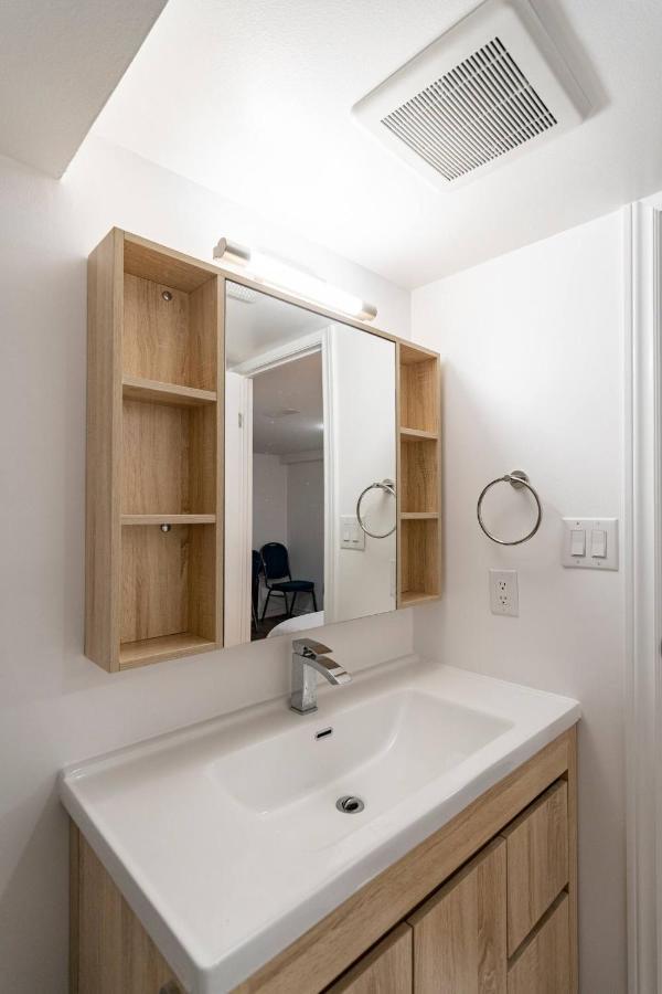 Simple & Tidy Private Rooms Торонто Екстер'єр фото