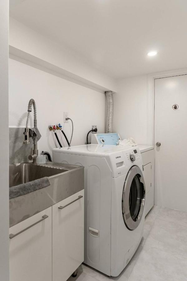 Simple & Tidy Private Rooms Торонто Екстер'єр фото